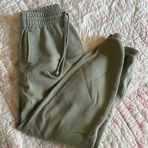 artizia boyfriend sweats